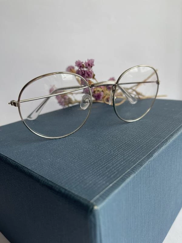 окуляри, контактні лінзи